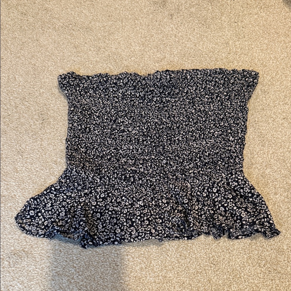 American Eagle Outfitters Black and White Floral Top